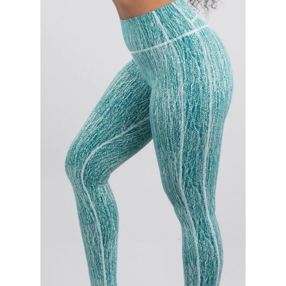 BuffBunny teal evolve high rise small jacquard leggings